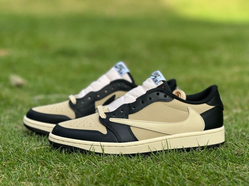 Travis Scott x Air Jordan 1 Low OG SP Olive DZ4137-106