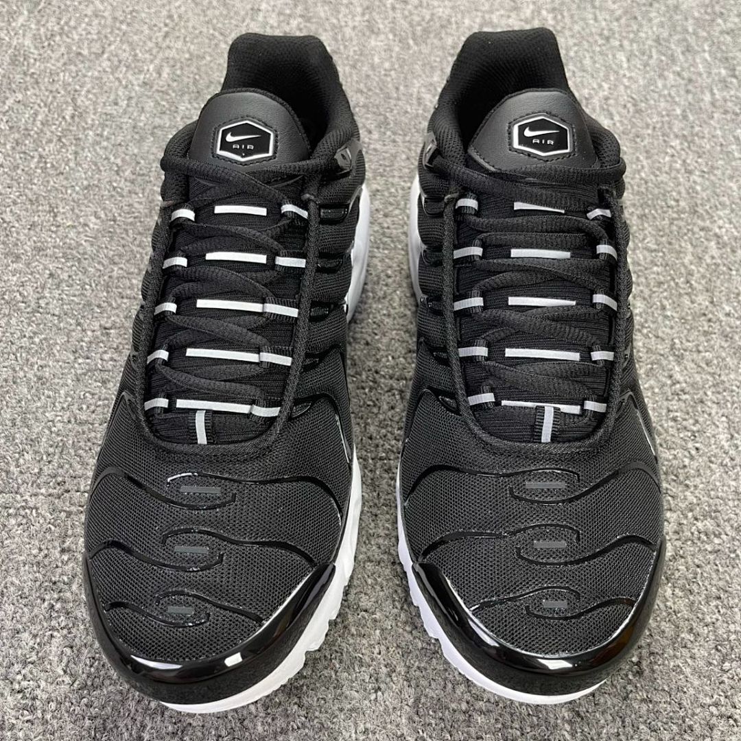 Nike Air Max Plus TN Black White Metallic Silver DQ0311-001