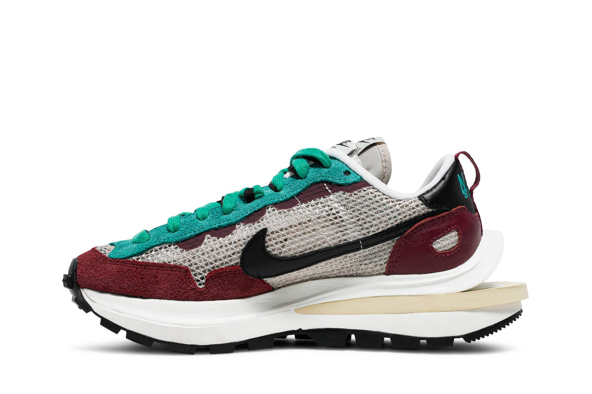 Sacai X Nike VaporWaffle SP 'Villain Red' DD3035-200