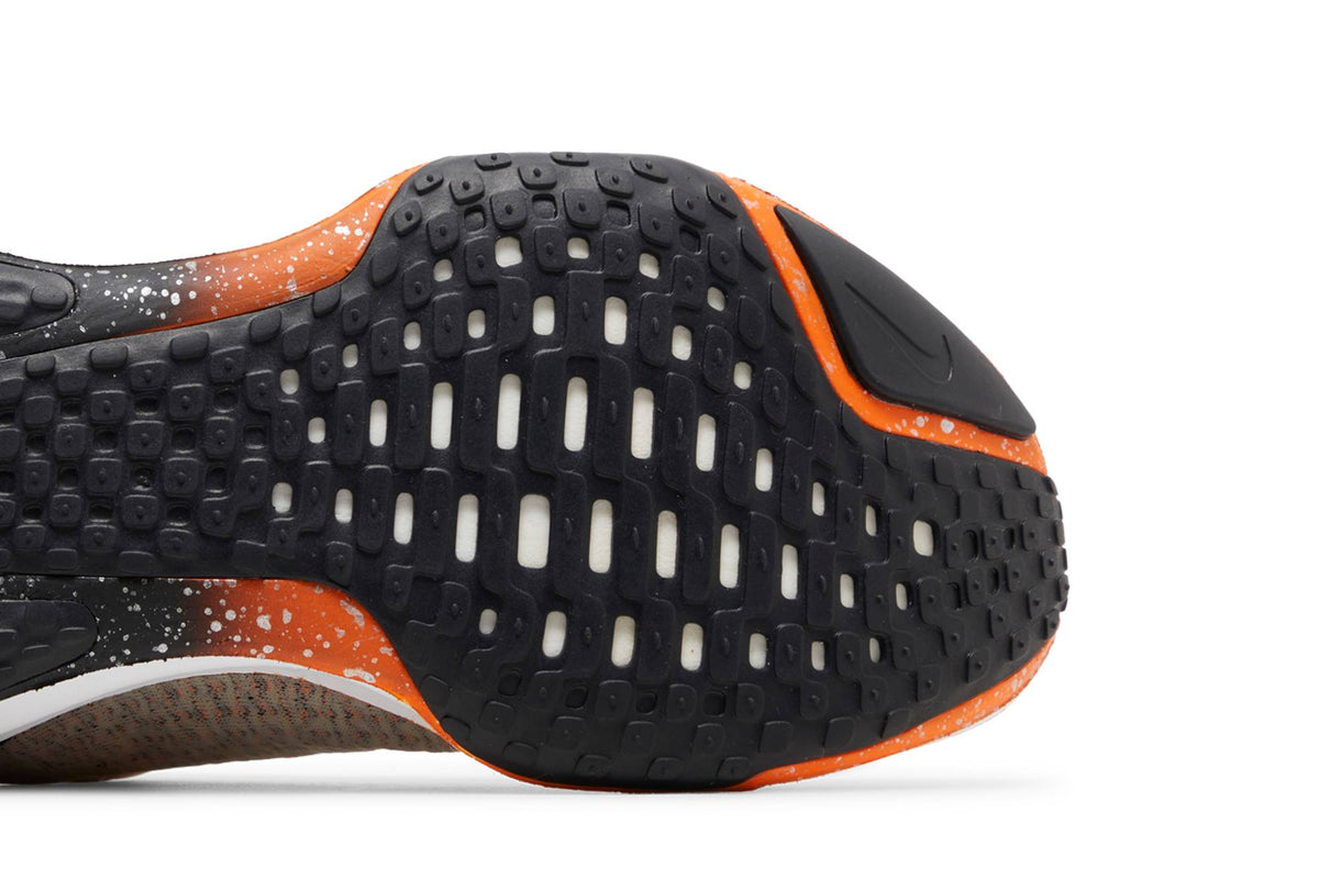 Nike ZoomX Invincible Run Flyknit 3 'Oatmeal Safety Orange' FQ8720-140