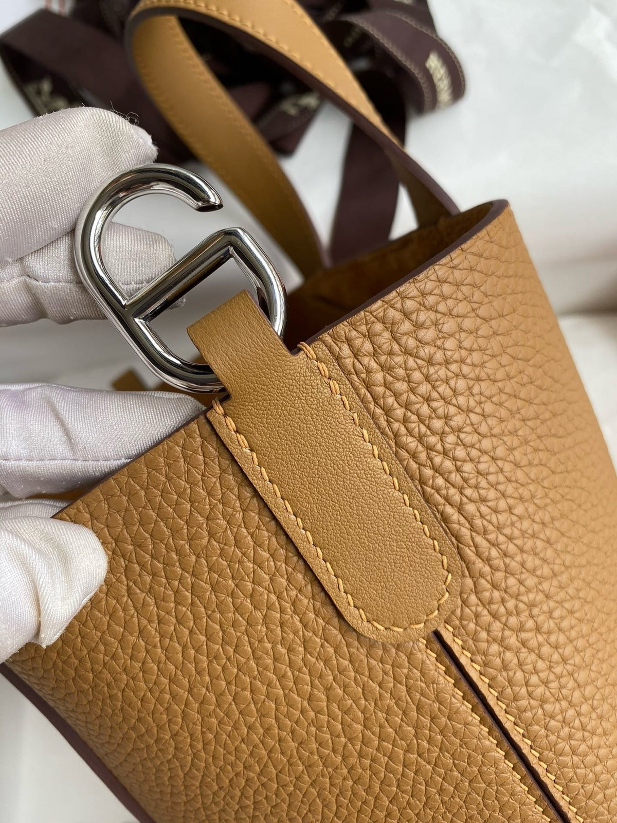 Hermès In-the-Loop 18 Bag - Gold Clemence Leather Handbag