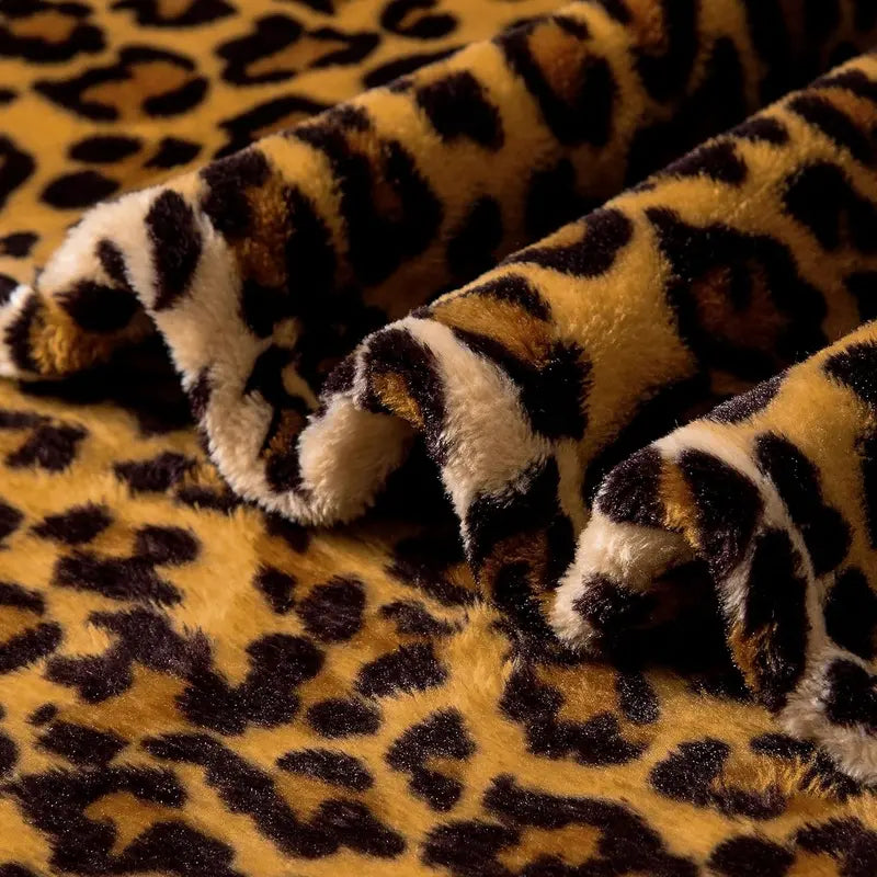 Leopard Print Plush Throw Blanket with Soft Pile