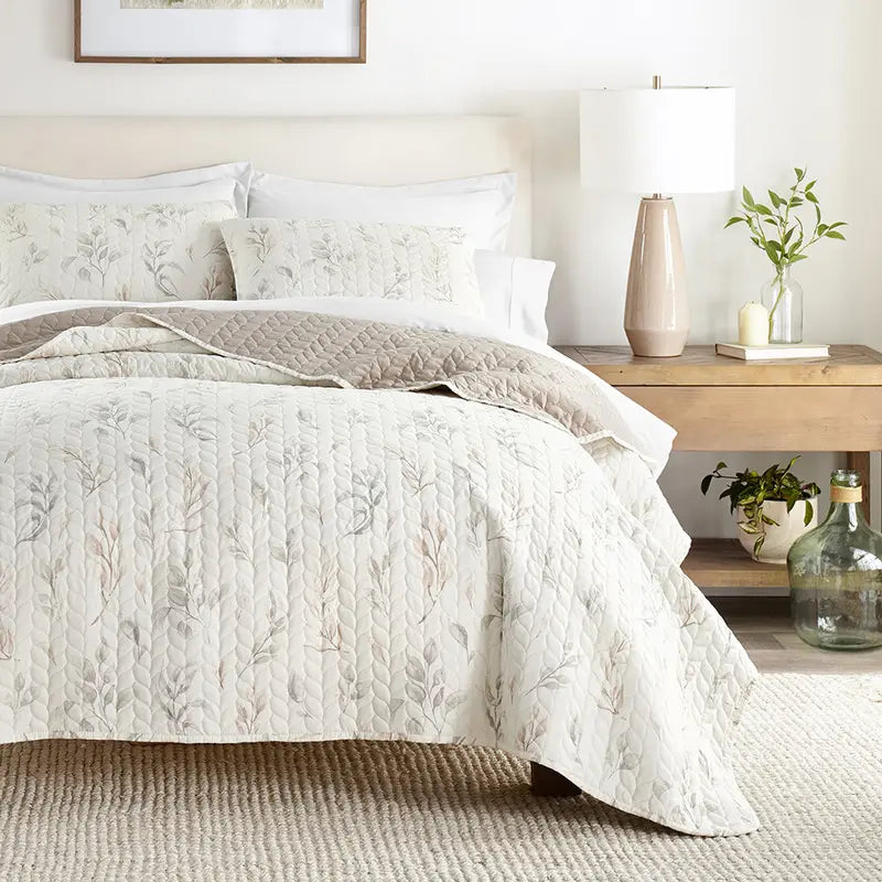 Reversible Quilted Coverlet With Leaf Print