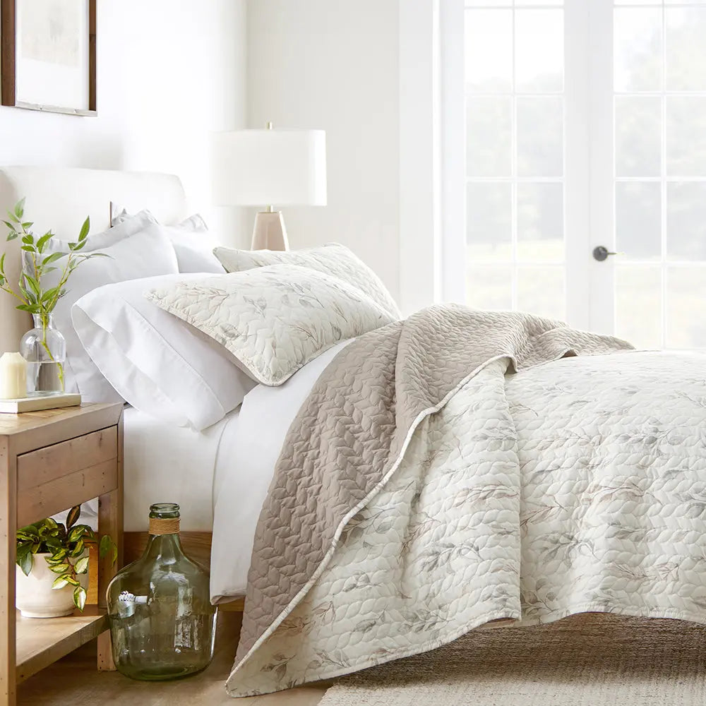 Reversible Quilted Coverlet With Leaf Print