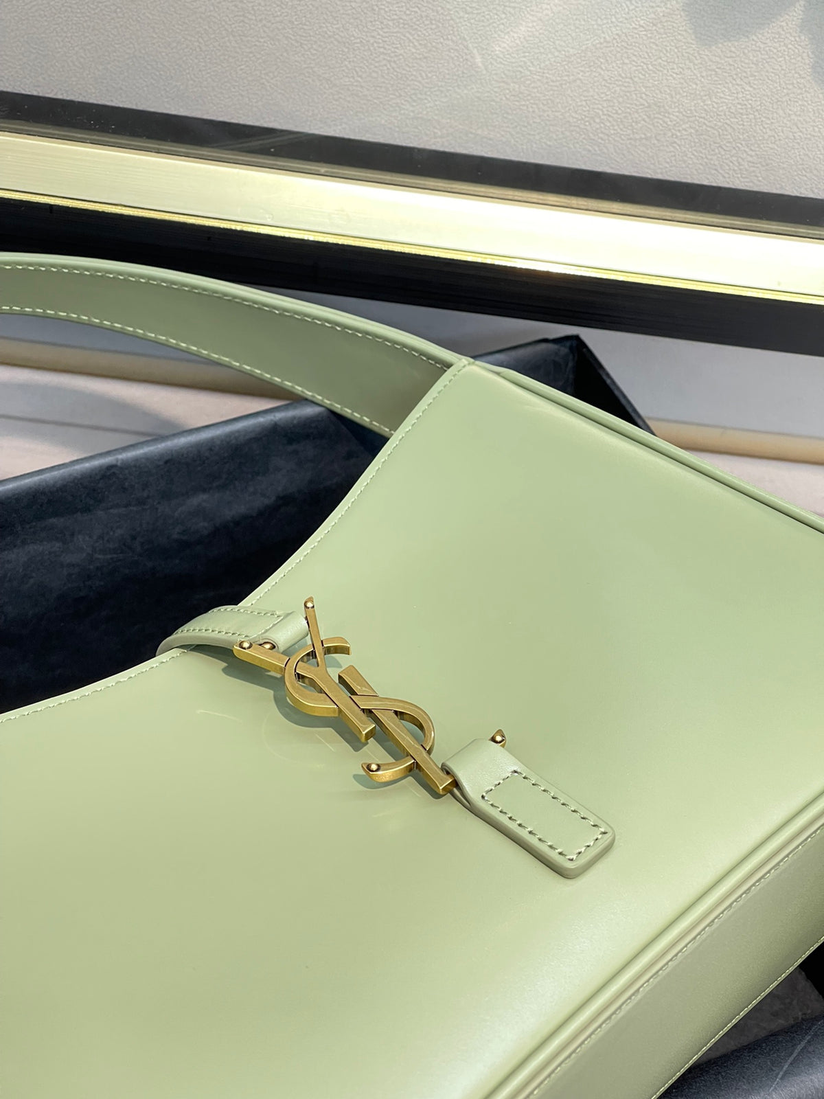 Saint Laurent Le 5 à 7 Leather Hobo Bag - Light Green