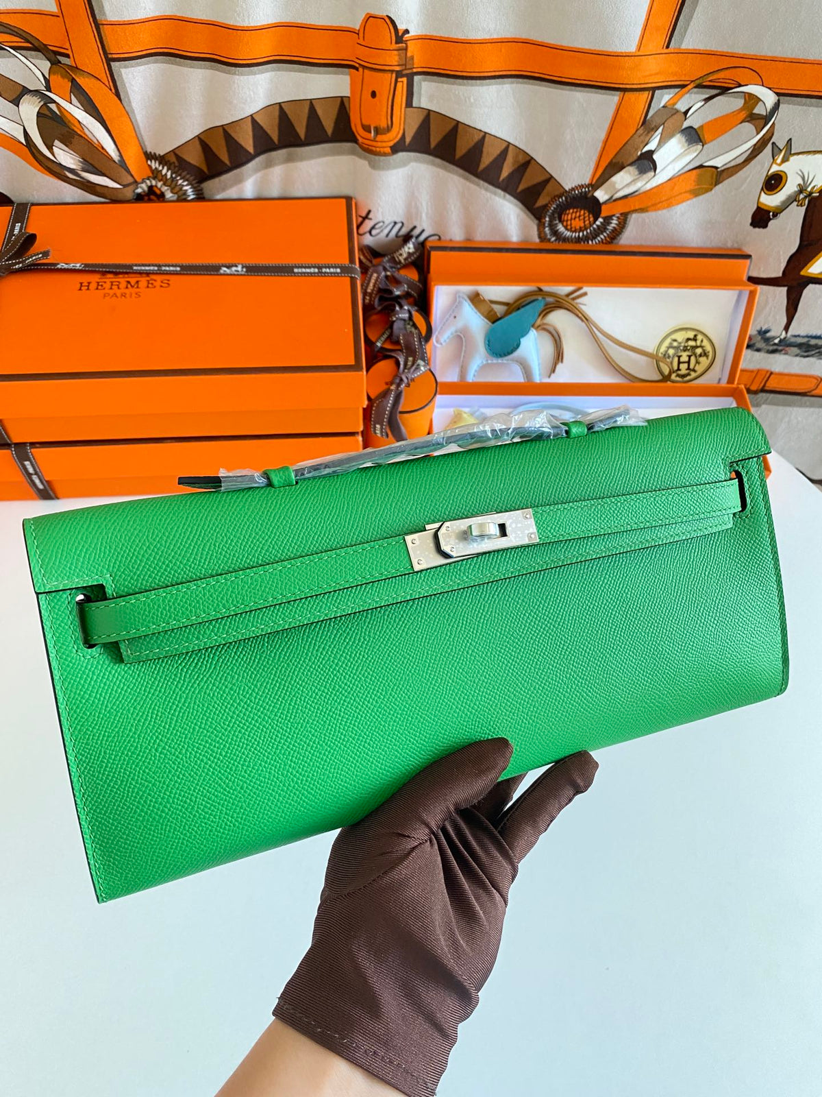 Hermès Kelly Cut Clutch Bag in Vibrant Green Leather with Silver Hardware