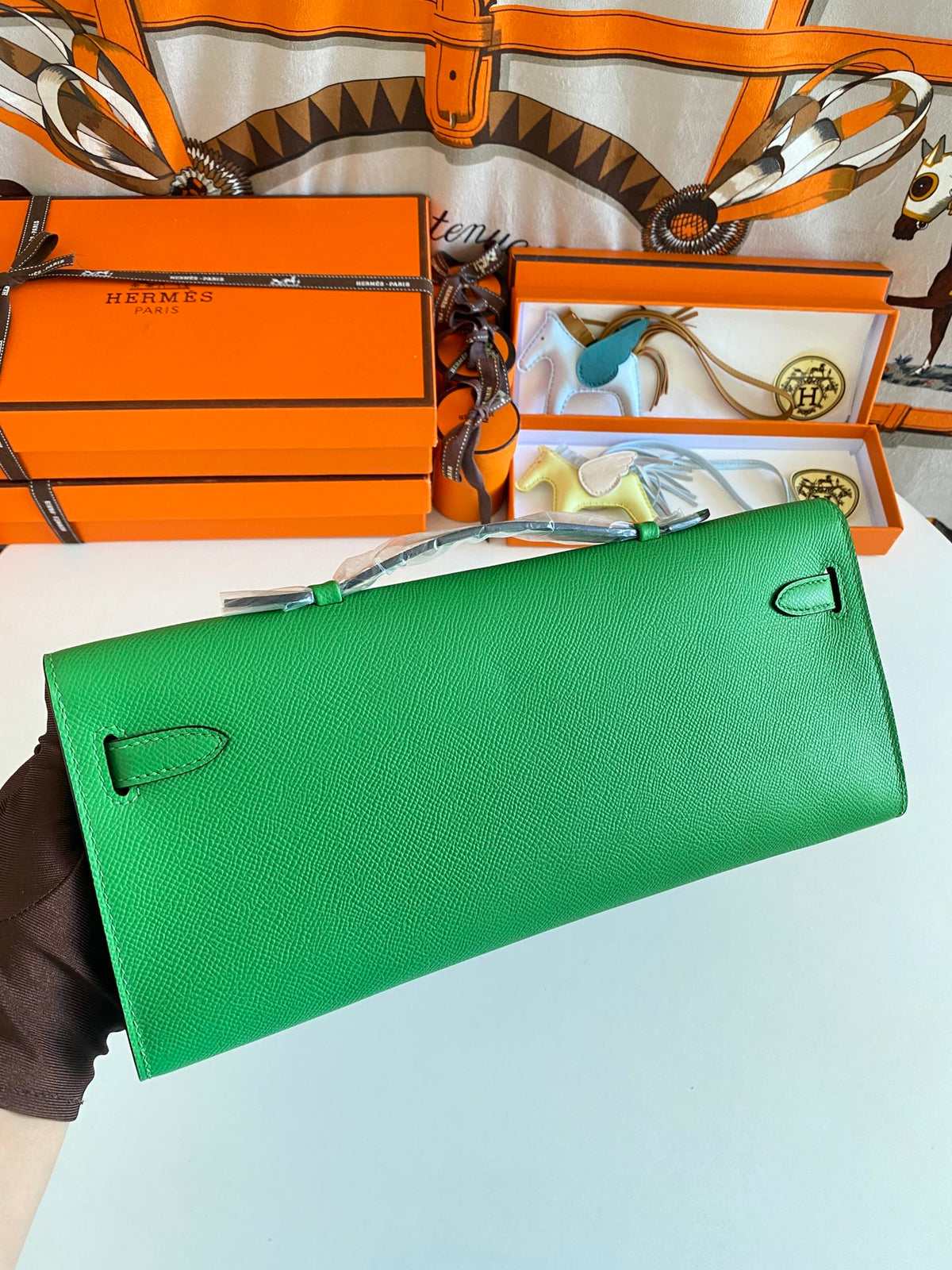 Hermès Kelly Cut Clutch Bag in Vibrant Green Leather with Silver Hardware