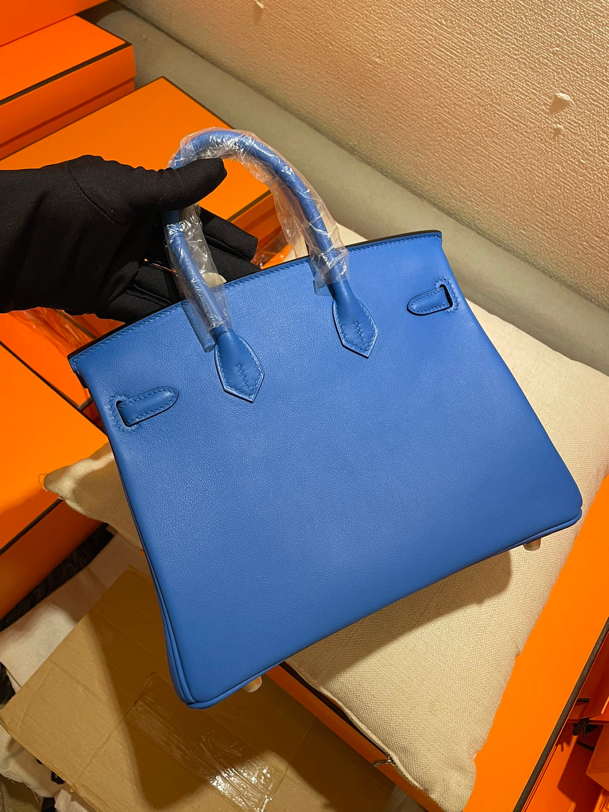 Luxury Blue Leather Top Handle Handbag - Elegant Iconic Style Tote