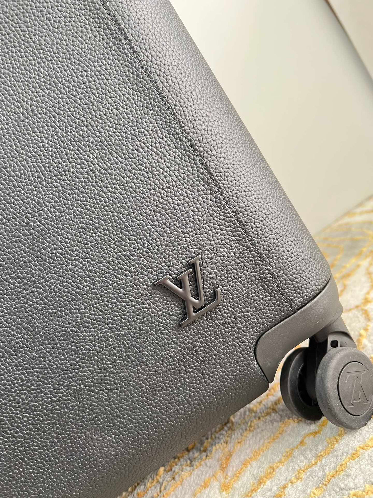 Sleek Black Hardside Carry-On Spinner Suitcase with Wide Handle