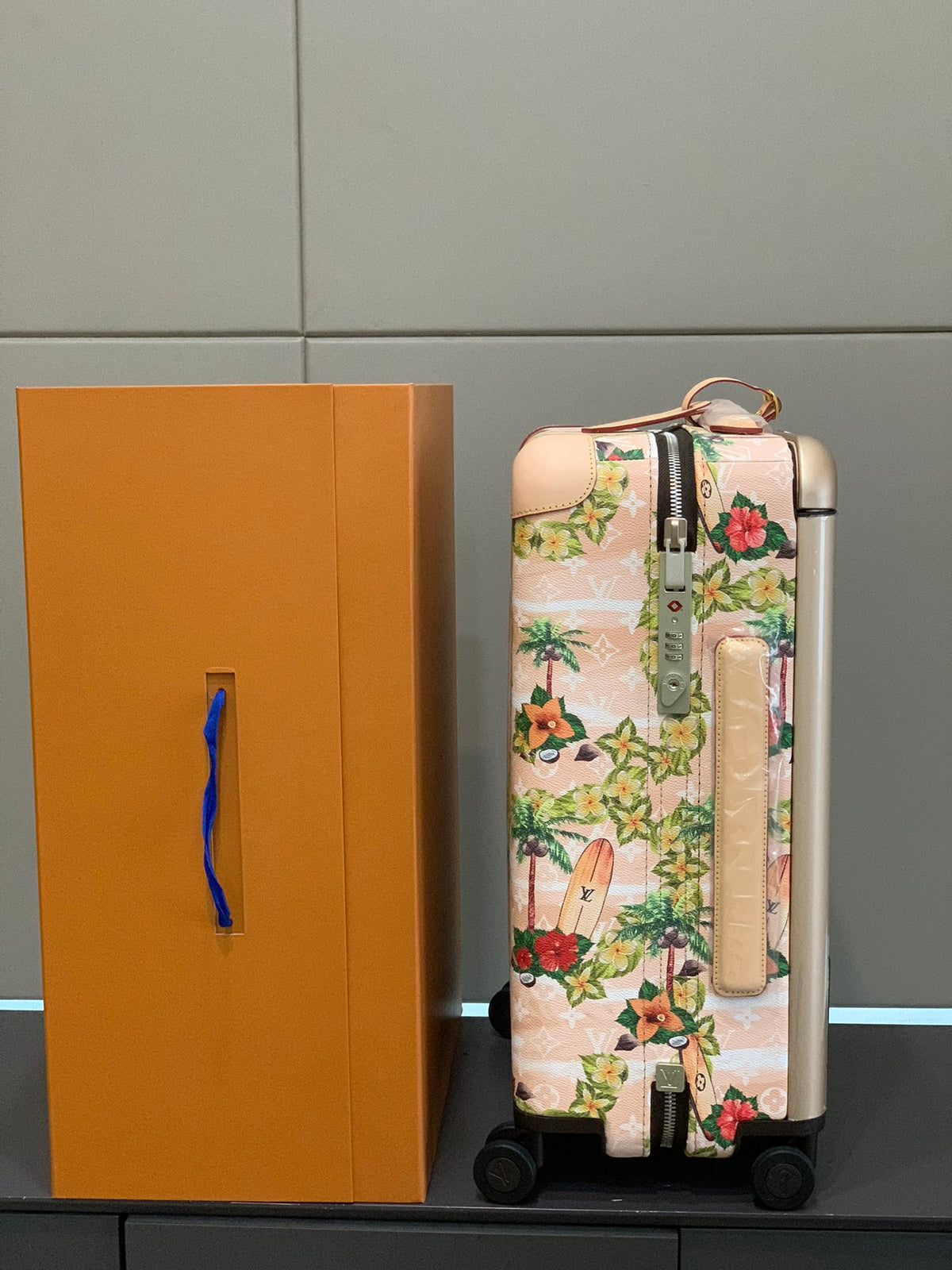 Pink Tropical Palm Tree Print Rolling Suitcase Travel Luggage